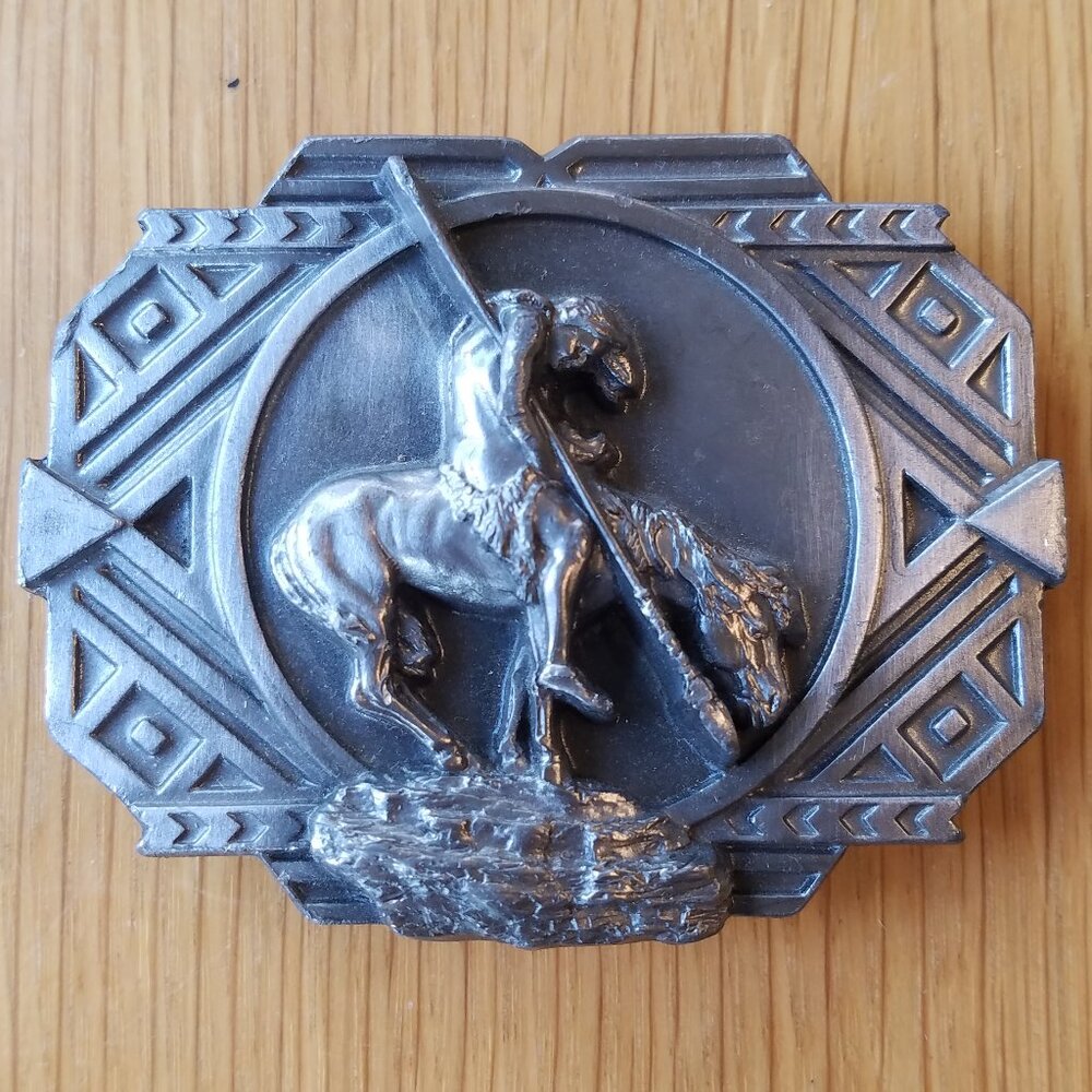 Siskiyou Belt Buckle 1988 Saga of the American Indian V-80